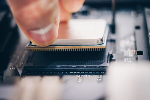 Retrocomputadoras y IA: cómo un chip de los 90 desafía el mito del hardware costoso