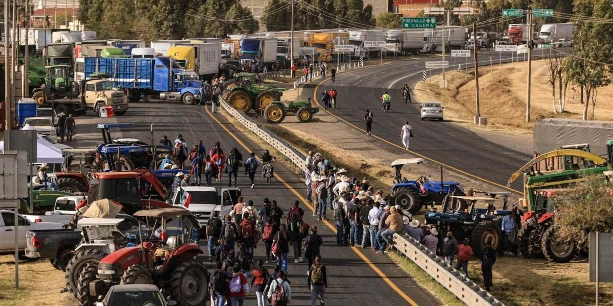 Transportistas y agricultores bloquearán carreteras de México este lunes