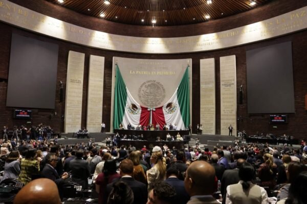 Diputados aprueban reforma electoral con 377 votos: austeridad y paridad de género