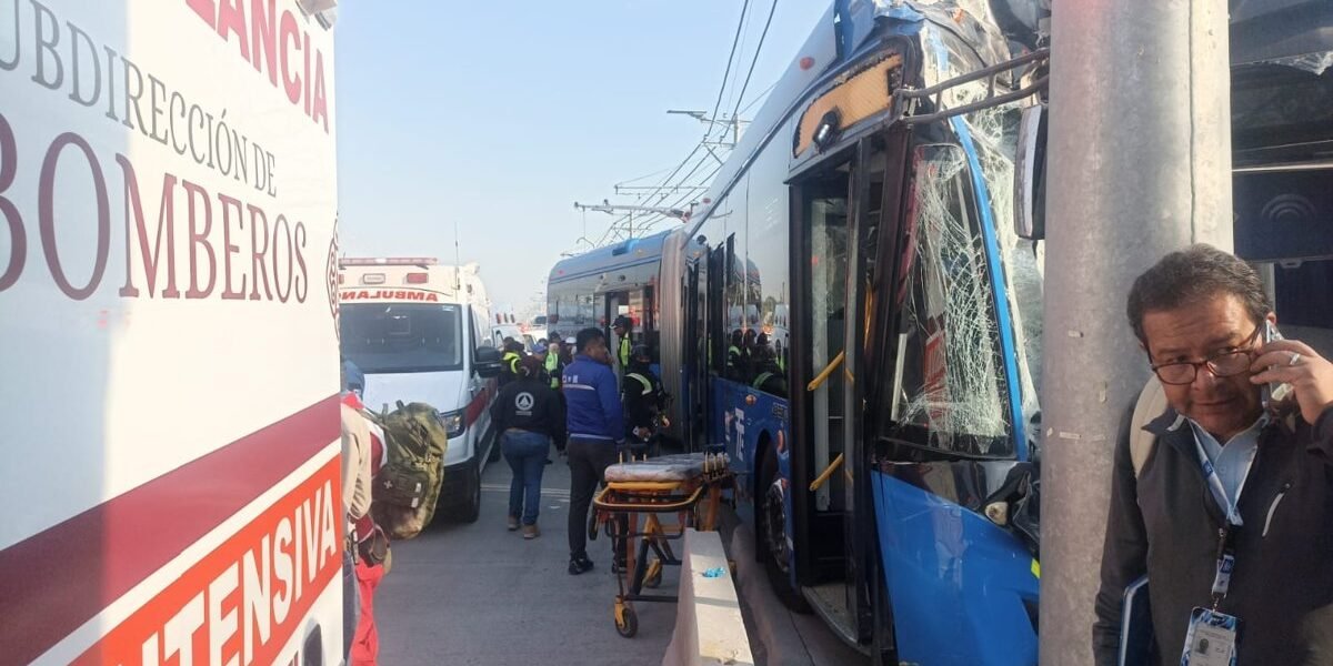 Trolebús impacta estructura en Chalco: 20 heridos y caos vehicular