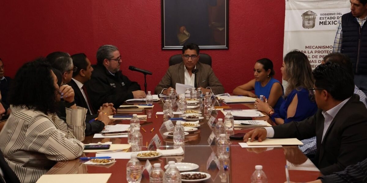 Estado de México renueva consejo para proteger a periodistas y activistas