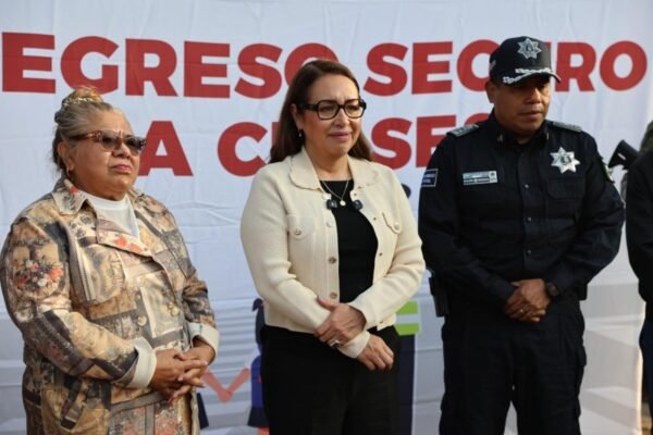 Ecatepec despliega mil policías para garantizar regreso seguro a clases
