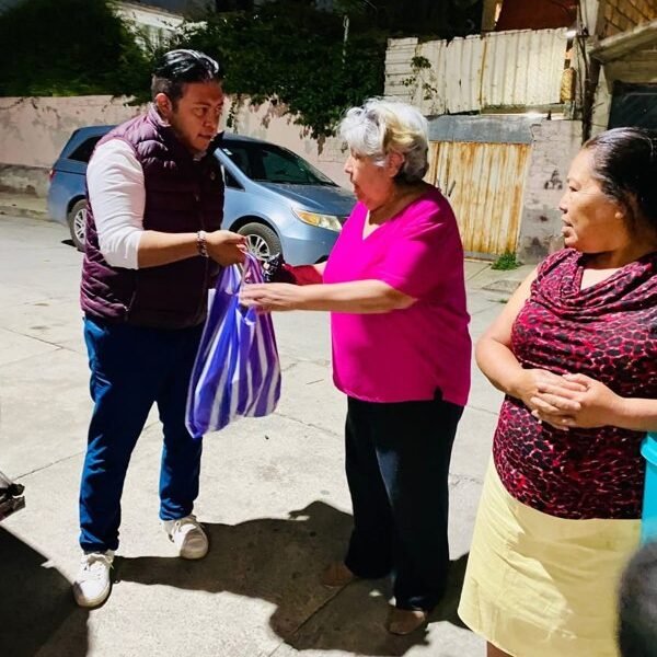 COSCEMEX reparte 10 toneladas de nopal gratis en Ixtapaluca