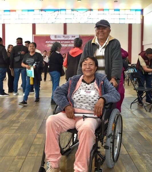 Estado de México entrega 2,900 ayudas técnicas a adultos mayores