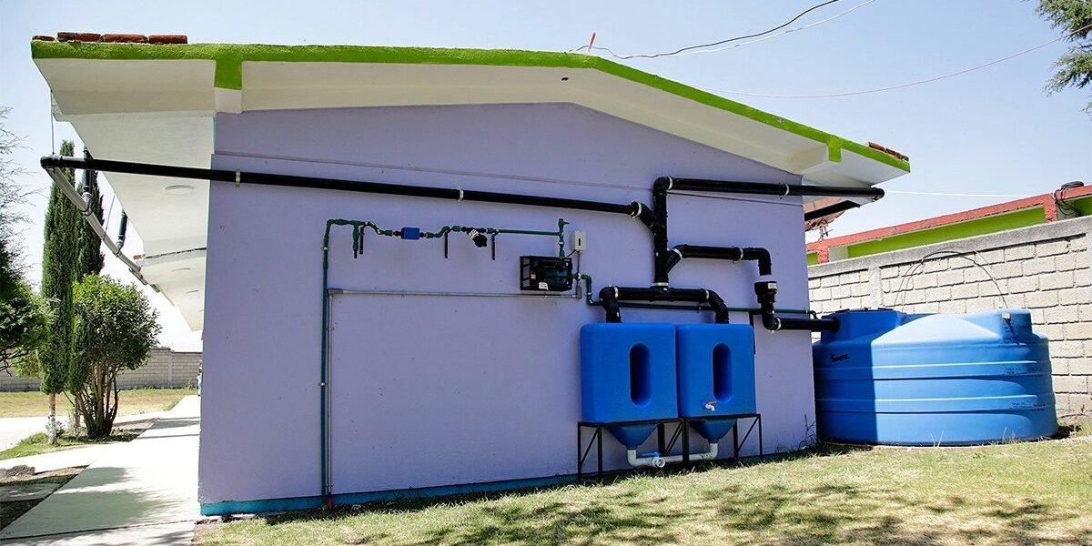 Escuelas de México captan 33 millones de litros de agua lluvia