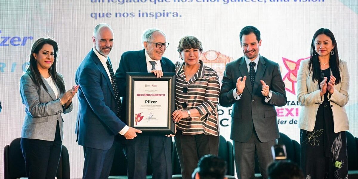 Delfina Gómez reconoce a Pfizer por 75 años de operaciones en México