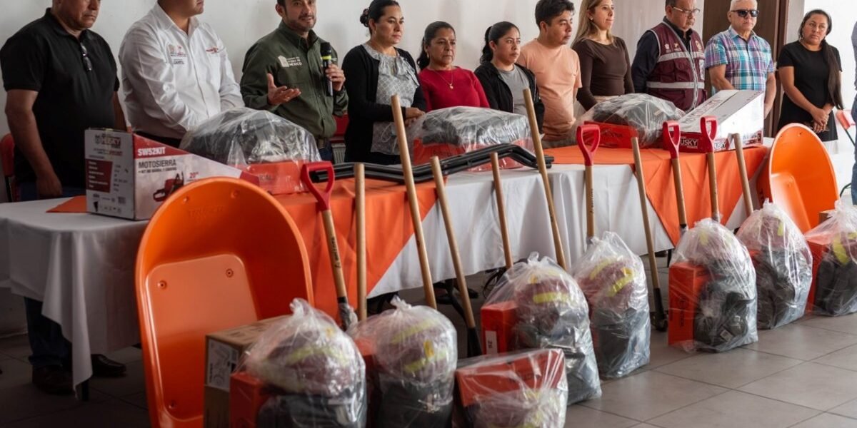 Estado de México entrega 834 herramientas a municipios para combatir incendios forestales