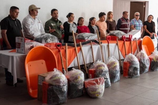 Estado de México entrega 834 herramientas a municipios para combatir incendios forestales