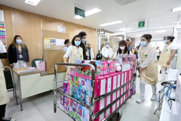 IMSS y Voluntariado invitan a donar juguetes para niños hospitalizados