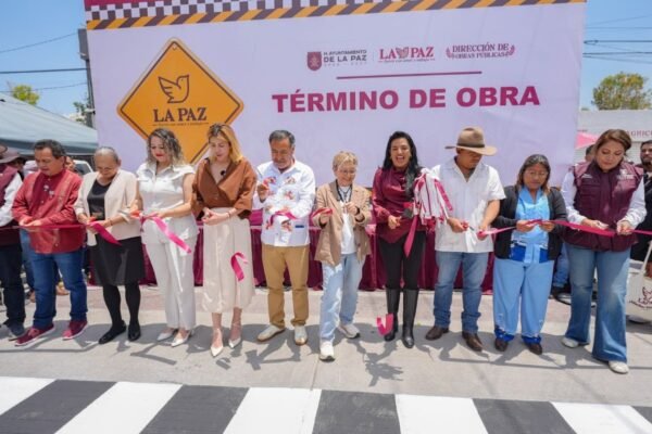 La Paz pavimenta calles en El Salado y fortalece participación ciudadana