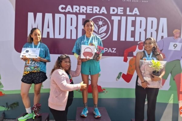 Más de 300 corredores se unen por la Madre Tierra en La Paz