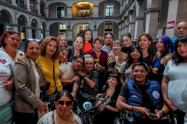 150 activistas celebran en Toluca la histórica Ley de Bienestar Animal