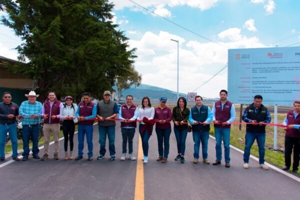 Carretera rehabilitada en Chapa de Mota beneficia a 3,200 habitantes otomíes