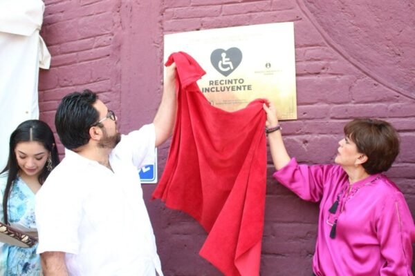 Naucalpan celebra 83 años de charrería con homenaje incluyente