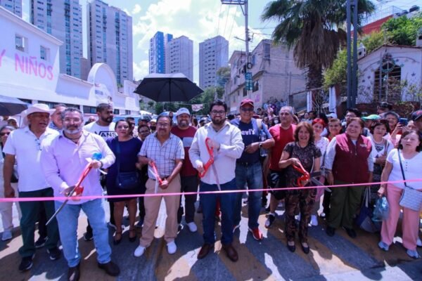Naucalpan rehabilita calle Molinos de Viento con inversión de 21.6 millones