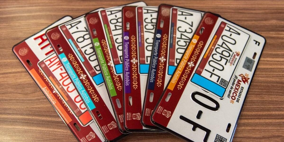Estado de México renueva placas de transporte público con código de color por región