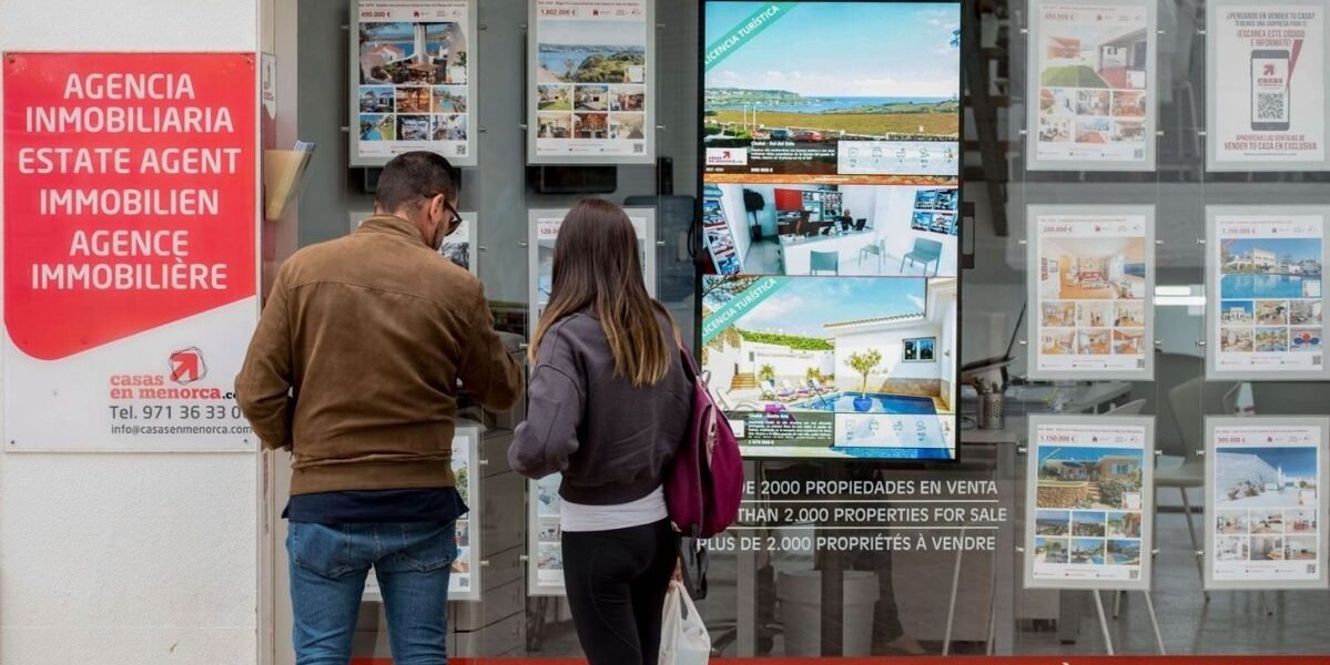 Jóvenes mexicanos se independizan más tarde: datos del INEGI