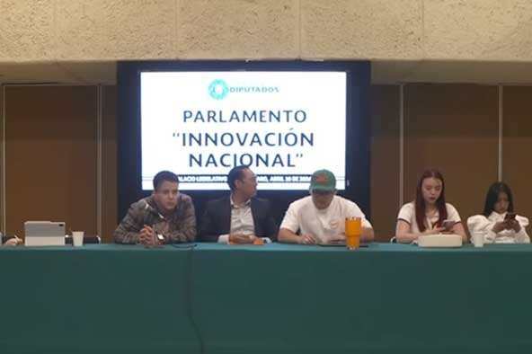Jóvenes universitarios aprenden cómo se legisla en México en evento en San Lázaro