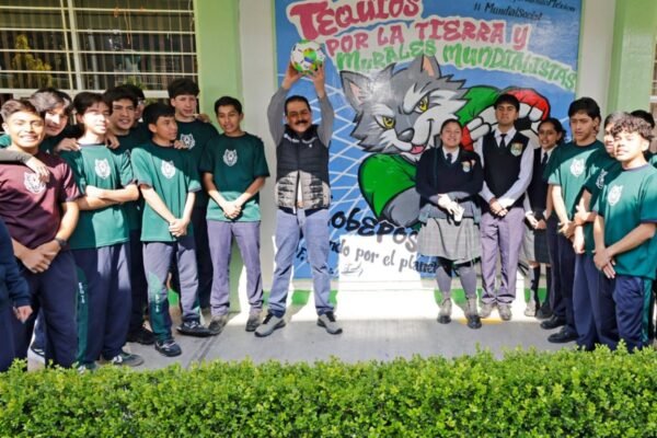 Edomex moviliza a casi 20 mil planteles en jornada de limpieza y murales