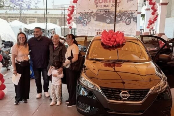 Tlalmanalco premia a contribuyentes puntuales con rifa de autos y motos