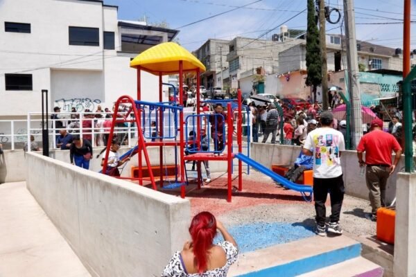 Tlalnepantla rehabilita multideportivo Exploradores con inversión de 1.5 millones