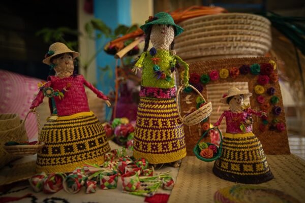 Siete mil artesanos del Edomex preservan la tradición de tejer palmas