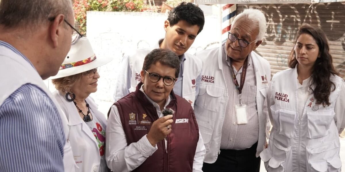 Edomex y CDMX lanzan vacunación casa por casa contra sarampión en zonas limítrofes