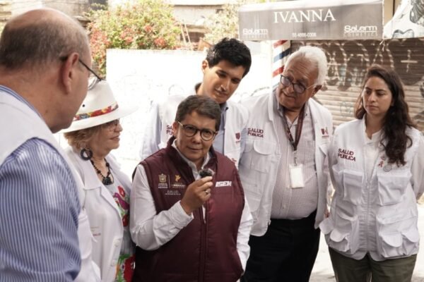 Edomex y CDMX lanzan vacunación casa por casa contra sarampión en zonas limítrofes