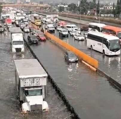 Lluvia exhibe ineficiencia en la México-Puebla: CAPUFE sin mantenimiento