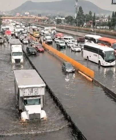 Lluvia exhibe ineficiencia en la México-Puebla: CAPUFE sin mantenimiento