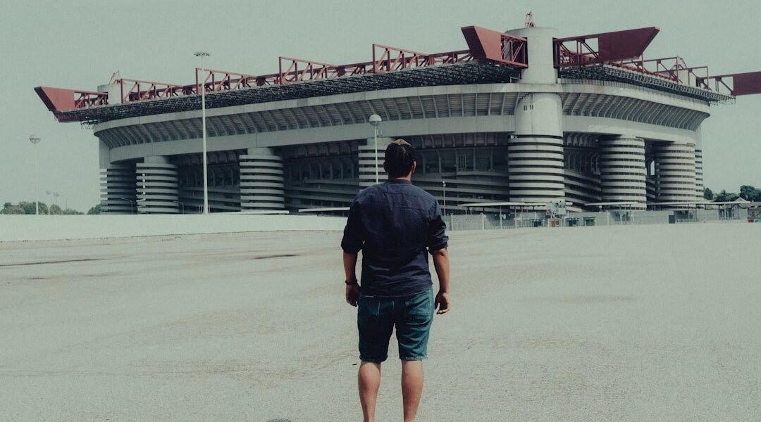 El calvario goleador de Santiago Giménez en el Milan: un año sin marcar