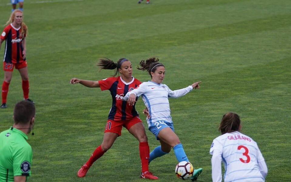 Tania Rincón: la voz que rompió barreras en el periodismo deportivo rumbo a 2026