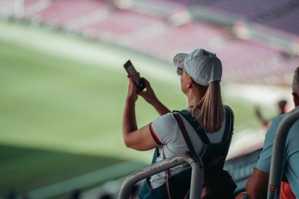 Mujeres en primera línea: la revolución del periodismo deportivo rumbo a 2026
