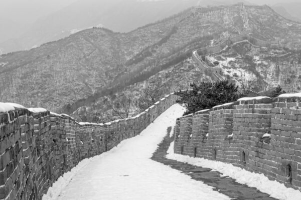 Indígenas mexicanos escriben su nombre en la Gran Muralla China