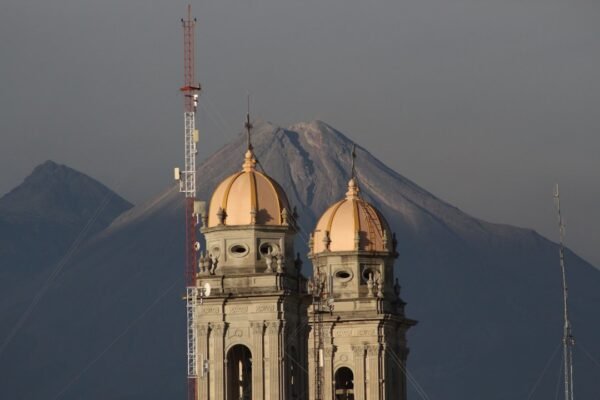 Injerencia externa y polarización política: los riesgos para México