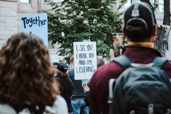 Cuando la base organiza el cambio: lecciones de la resistencia educativa