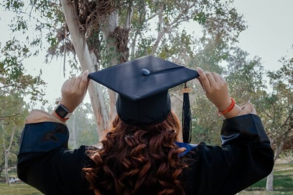 Sheinbaum advierte: la educación no será rehén de intereses externos