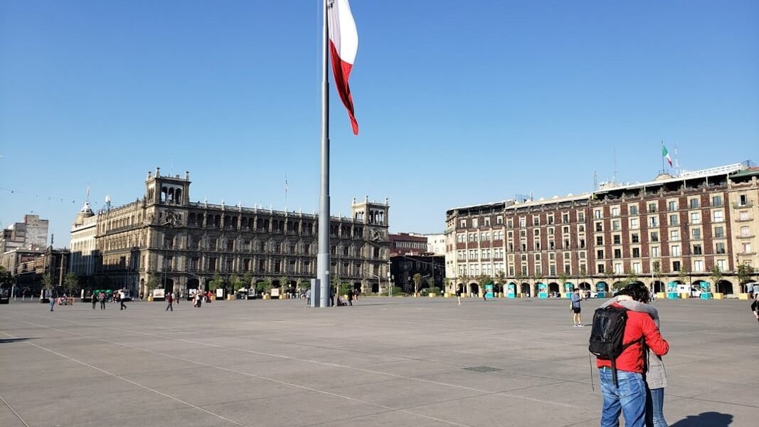 Rita Cetina: cómo acceder a la beca que sostiene la educación básica en México