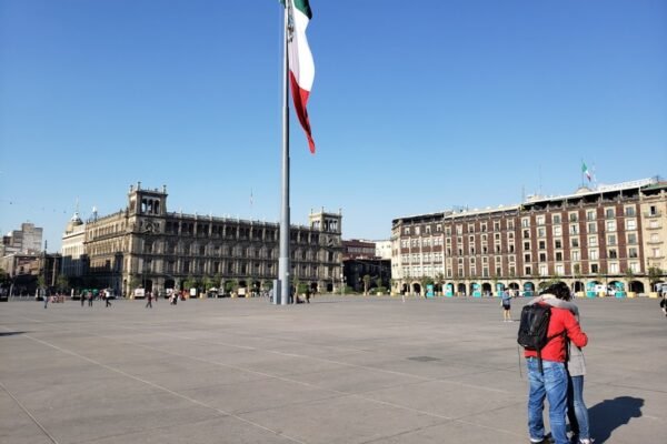 Rita Cetina: cómo acceder a la beca que sostiene la educación básica en México