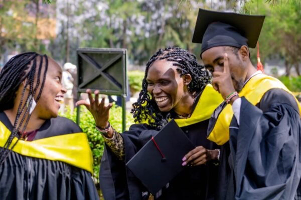 Carreras universitarias con menor salario inicial en México 2026