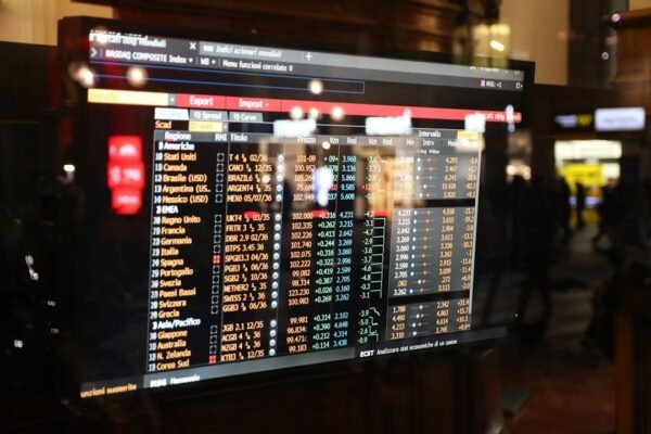 Mayo en bolsa: cómo navegar la volatilidad global desde Latinoamérica