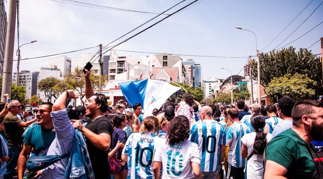 Mundial: cómo un torneo de fútbol mueve economías y consumo en Latinoamérica