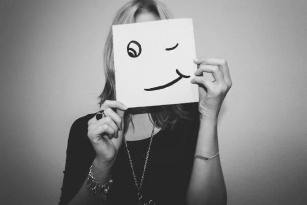 La dualidad emocional: por qué oscilamos entre amar y odiar