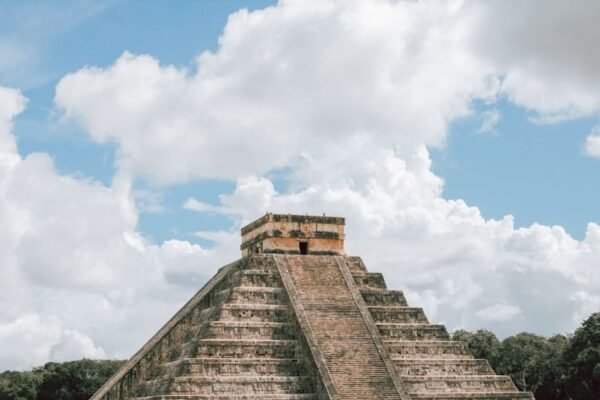 Polémica por visita de Ayuso a México: legados coloniales en tensión