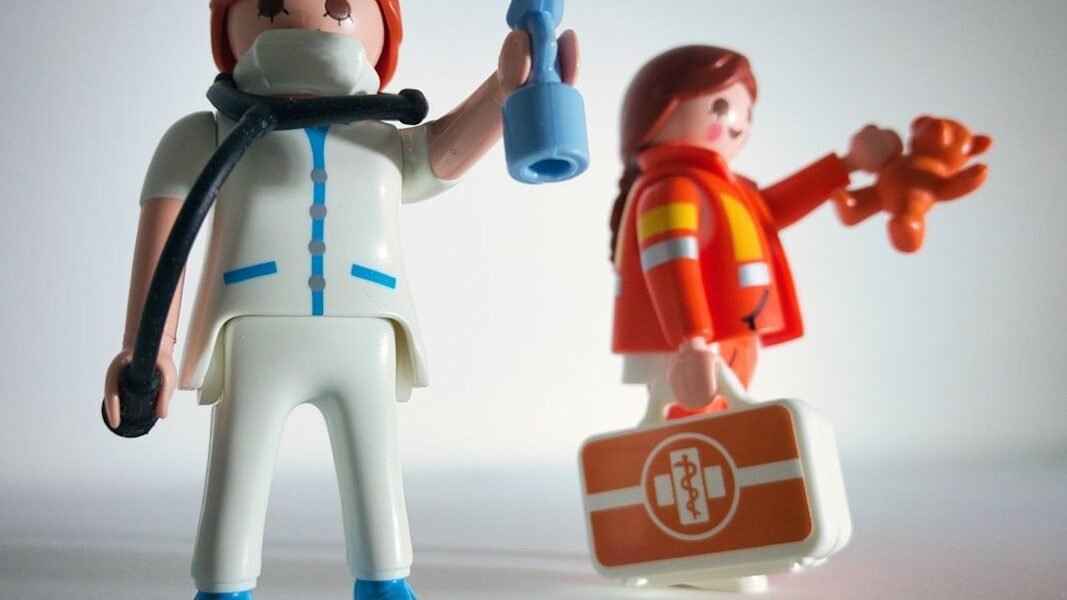 Gobiernistas defienden gestión sanitaria mientras oposición cuestiona respuesta a hantavirus