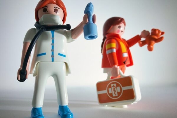 Gobiernistas defienden gestión sanitaria mientras oposición cuestiona respuesta a hantavirus