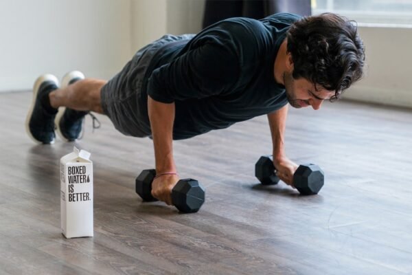 Muerte de influencer fitness a los 22 años reaviva debate sobre salud en redes