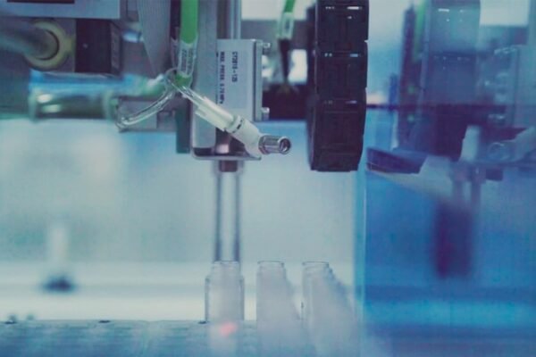 México moderniza acceso a medicamentos con dispensadores automáticos