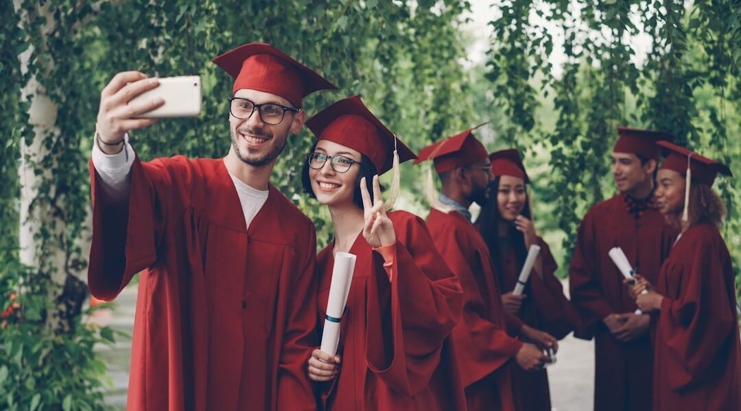 Profesiones sin retorno: cuáles son las carreras universitarias con salarios más bajos