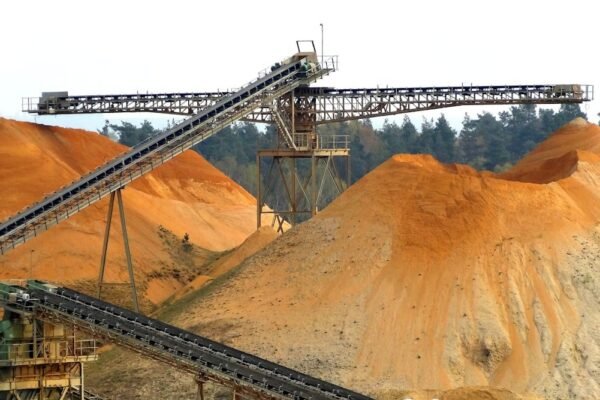 Chile apuesta fuerte a litio y cobre: ¿bonanza o espejismo?